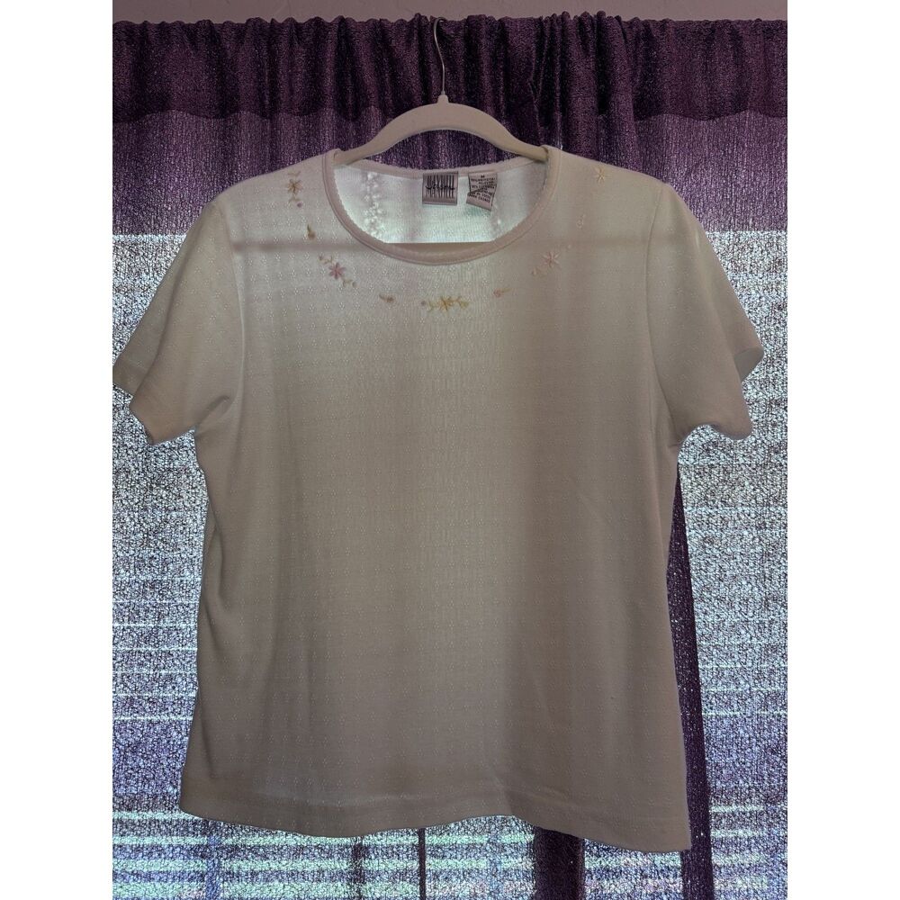 Y2K Floral Embroidered Pointelle Tee size M